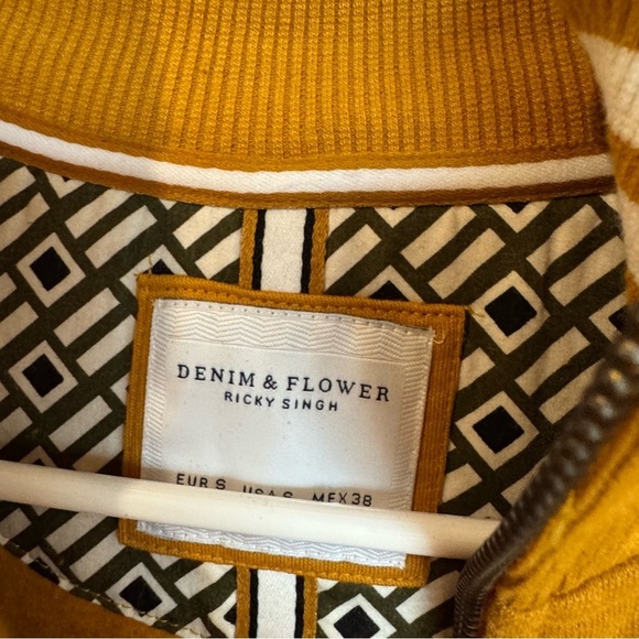 Denim & Flower Gold Zip Up Sweater - Picture 9 of 11